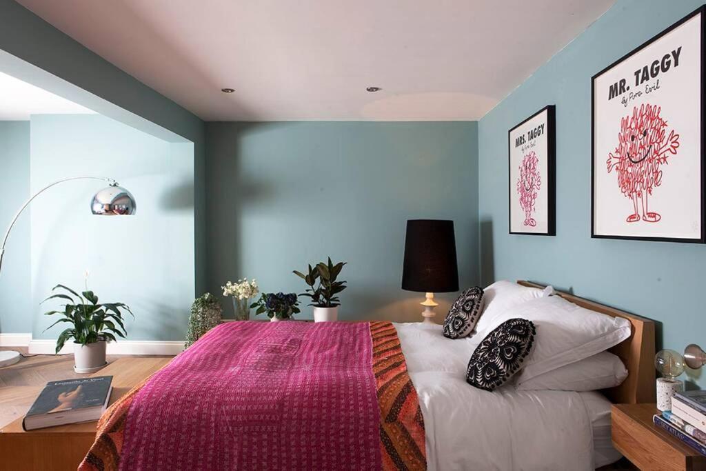 Central Hastings, Stylish-Luxe, Seaside Apartment. 외부 사진