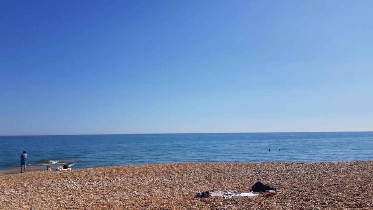 Central Hastings, Stylish-Luxe, Seaside Apartment. 외부 사진